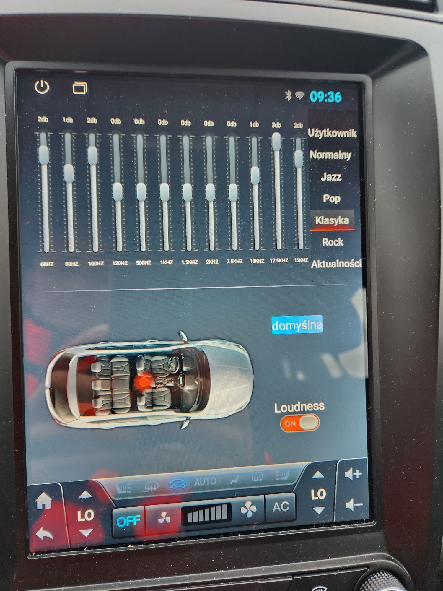 Toyota Rav 4 radio z Navi Tesla