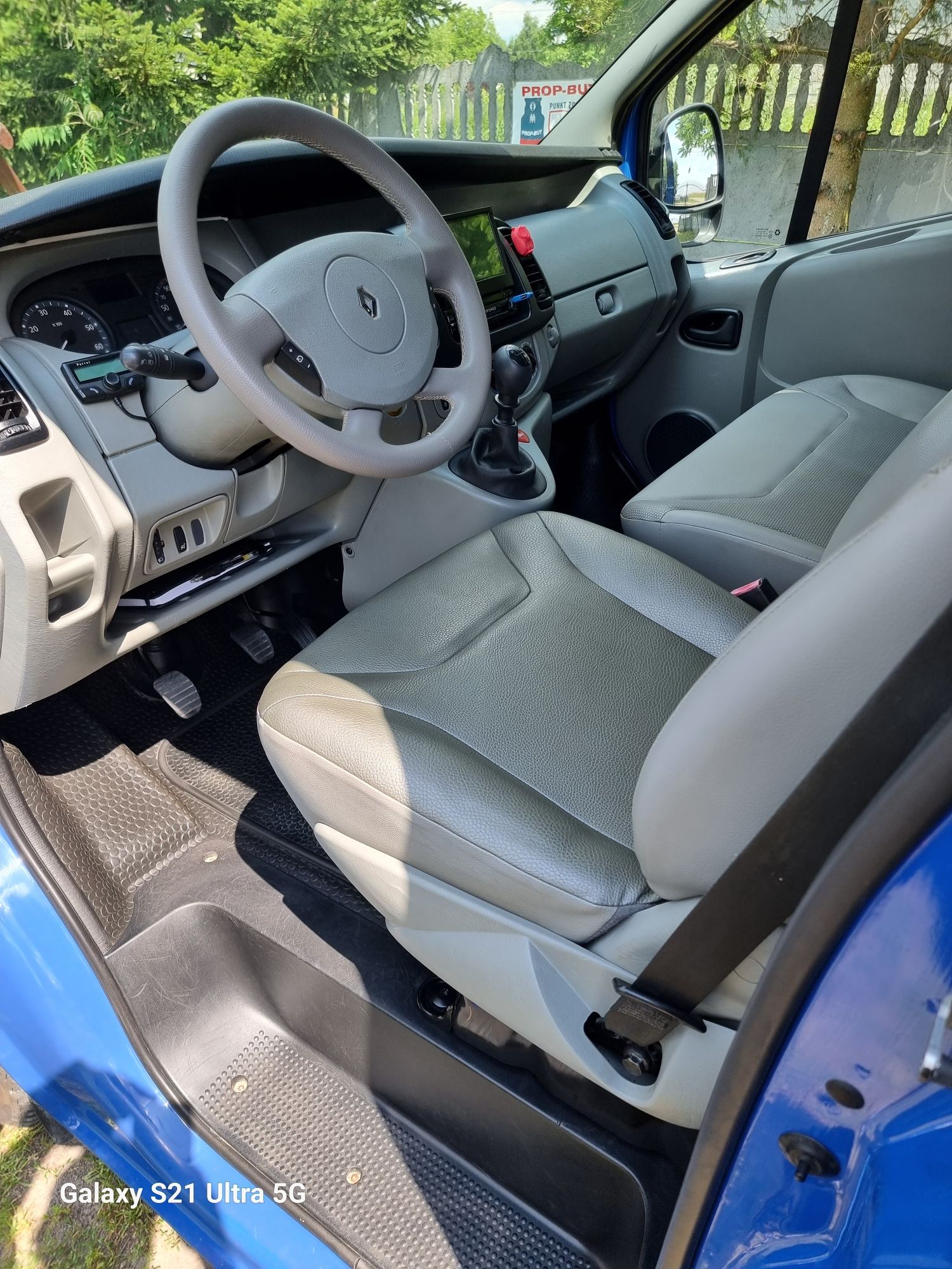 Renault Trafic 2.5dci 2010r od prywatnej osoby,doinwestowany.