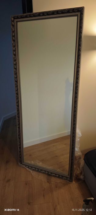 Duże lustro w dekoracyjnej ramie–170×70 cm – Styl klasyczny, efektowny