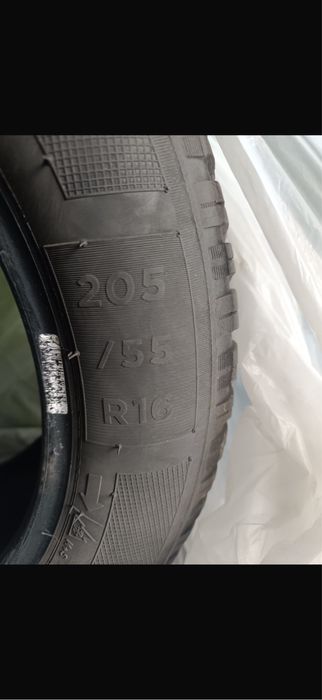 Opony wielosezonowe w dobrym stanie