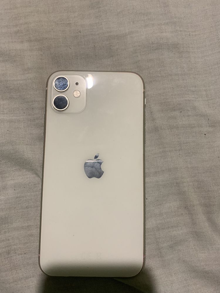 iPhone 11 з коробкою