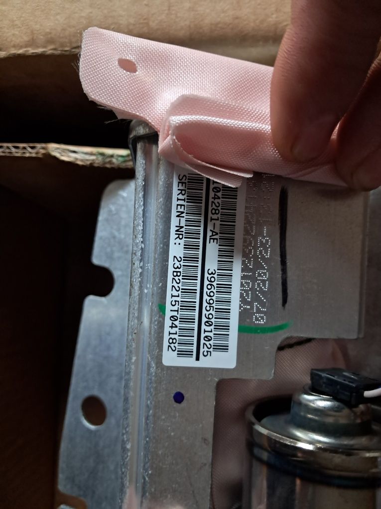 Airbag pasażera -OE- BMW X5/ X6 (E70/ E71)- NOWA  poduszka pasażera