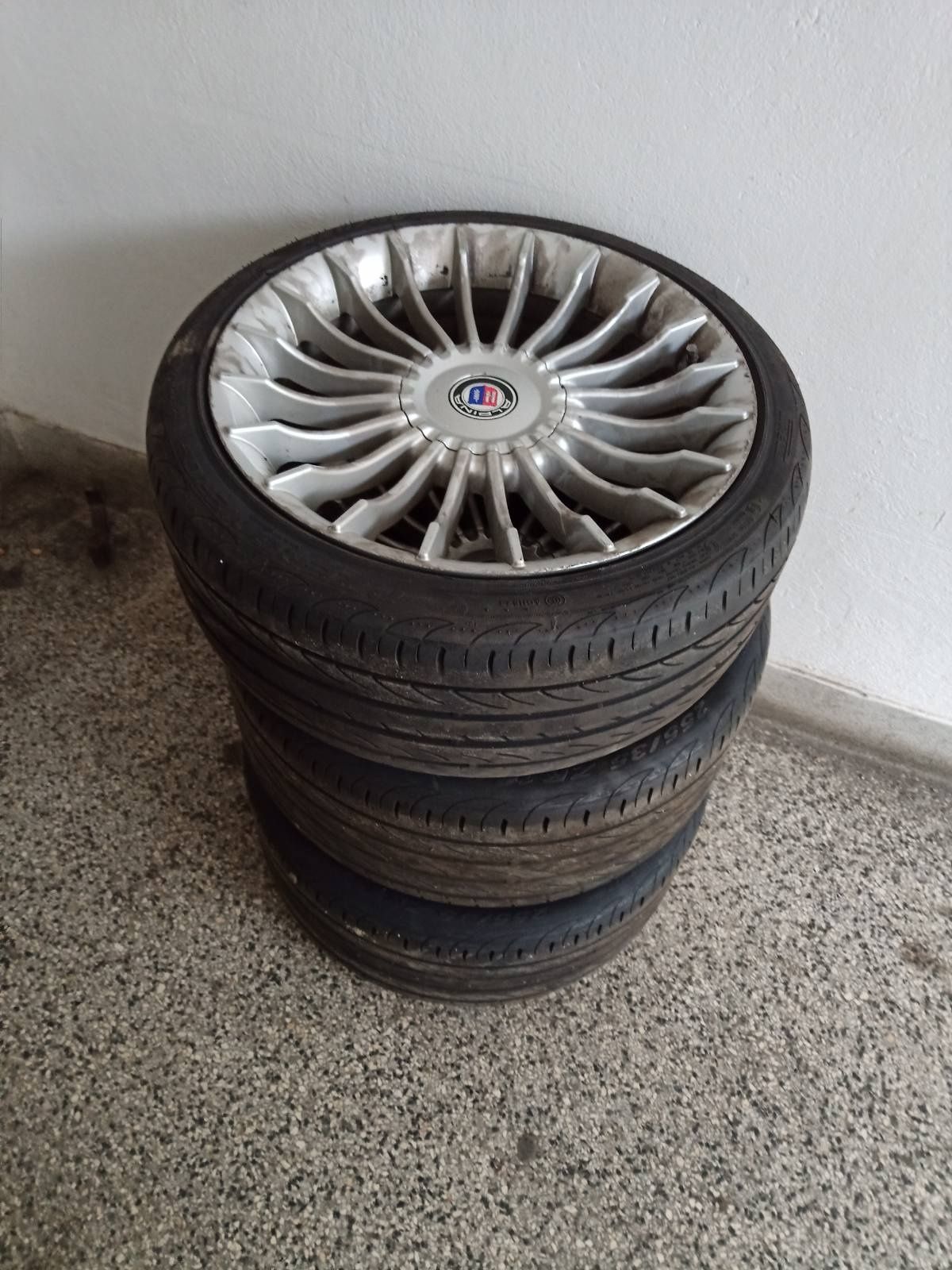 Диск BMW Alpina R18
ET 25
DIA 66,6
PCD 5/112 - 5/120