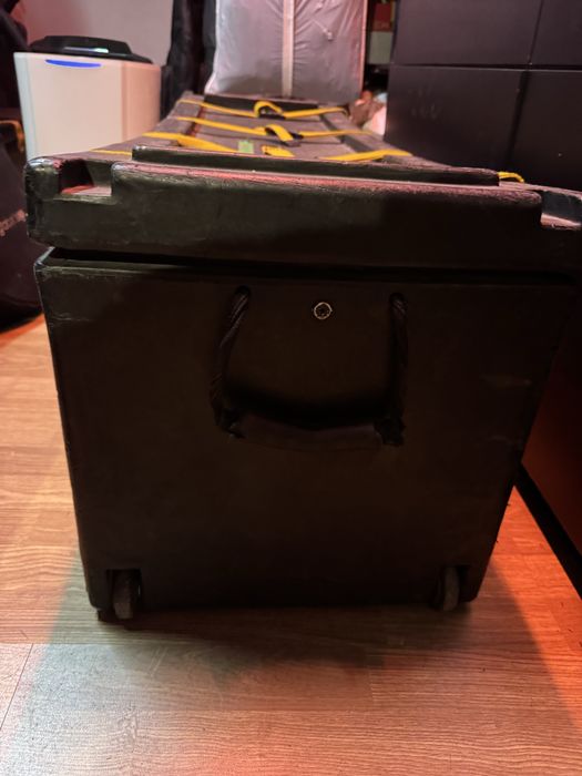 Hardcase hardware 48” usada