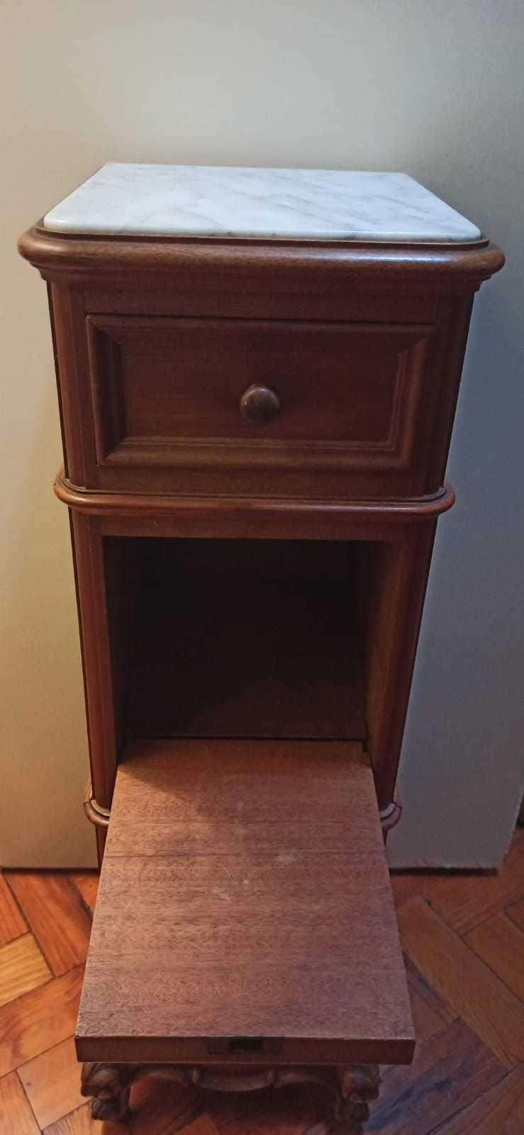 Mesa de canto antiga