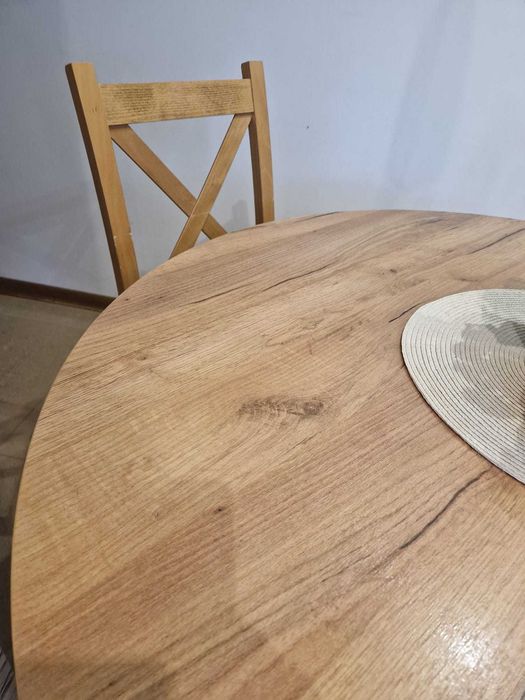 Stół okrągły z 4 krzesłami