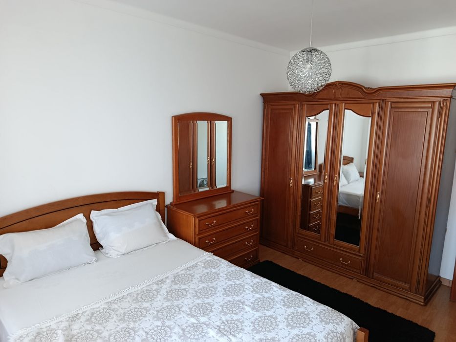 Quarto para alugar – Montijo (com casa de banho privada e TV)