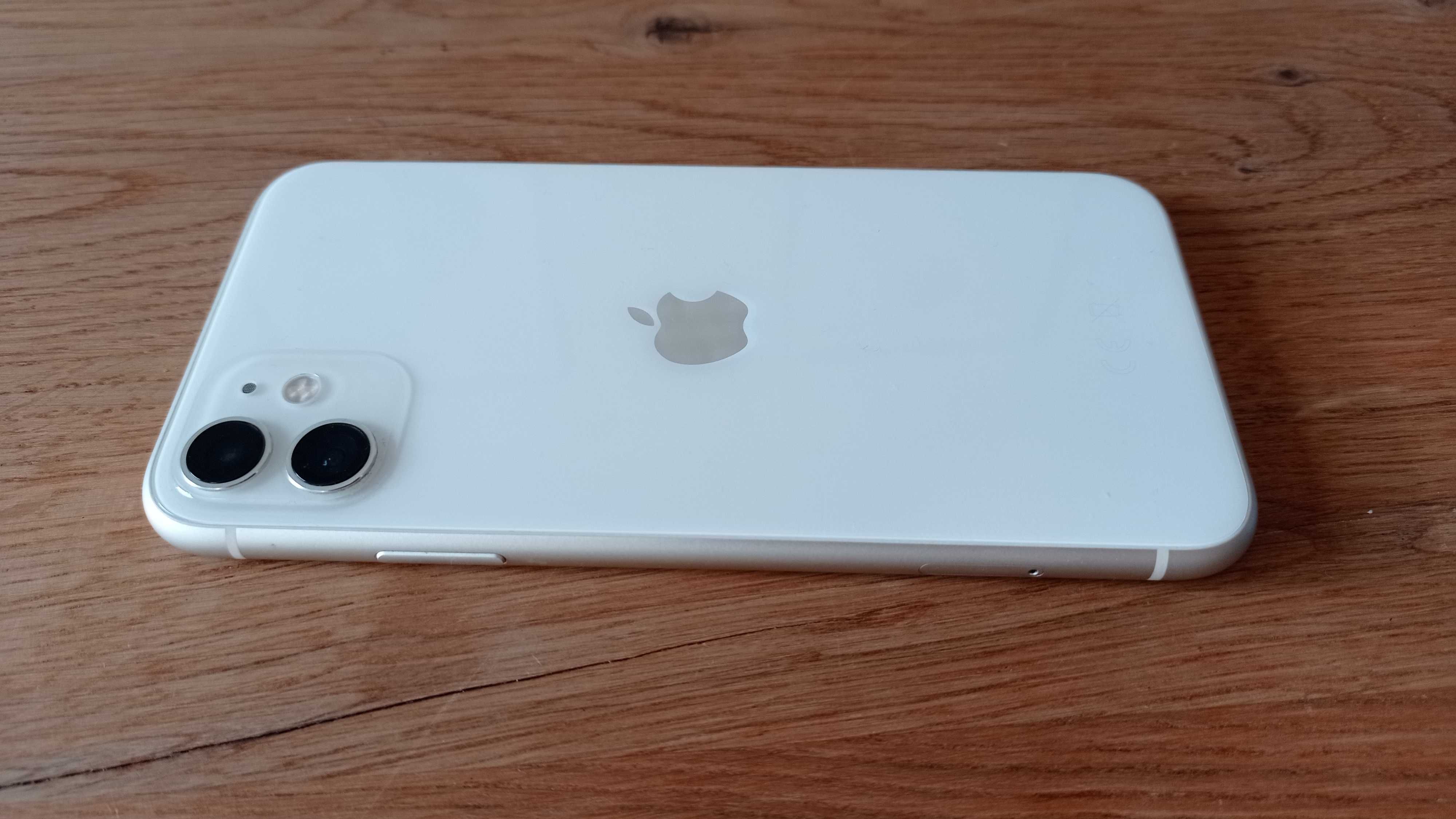 iPhone 11 biały 64 GB idealny