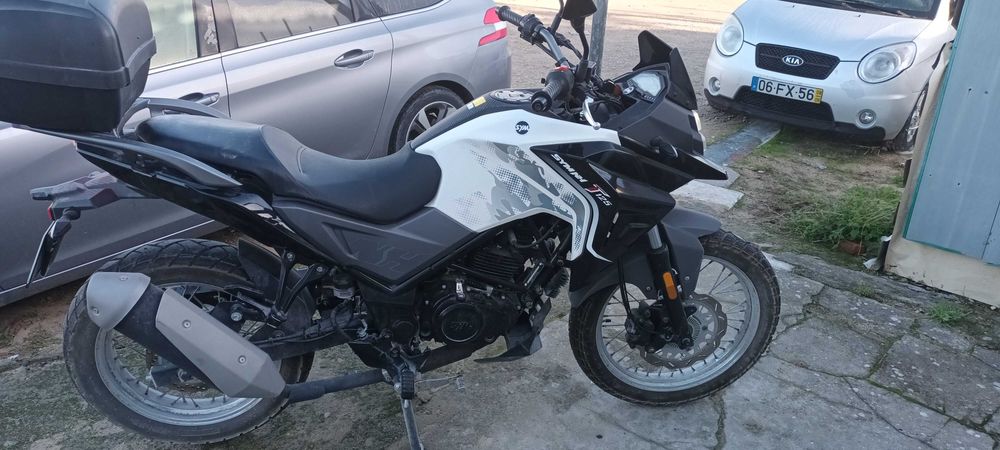 mota como nova ainda não fiz a primeira revisão também aceito trocas.