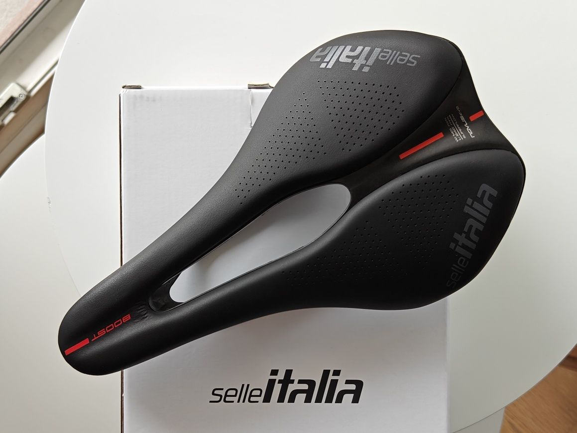 Siodełko Selle Italia Novus Evo Boost Kit Carbonio Superflow (145 mm)