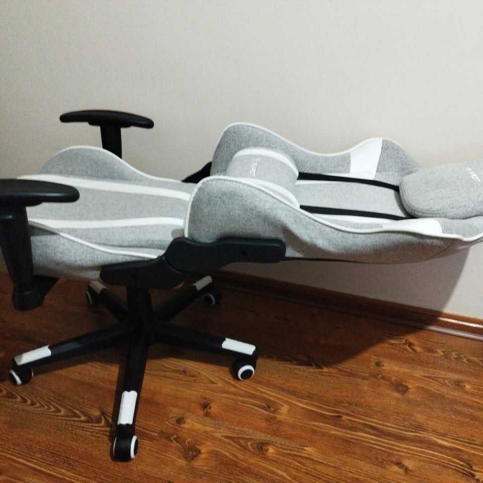 Cadeira Gaming Tempest Cinzenta e Branca