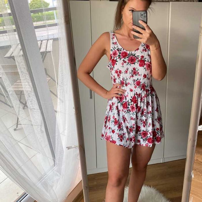 Nowy kombinezon krótki rozmiar M przewiewny biały w róże nowy z metką