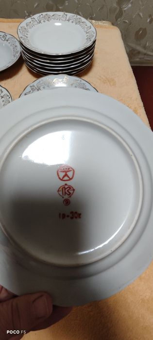 Тарелки столовые продам