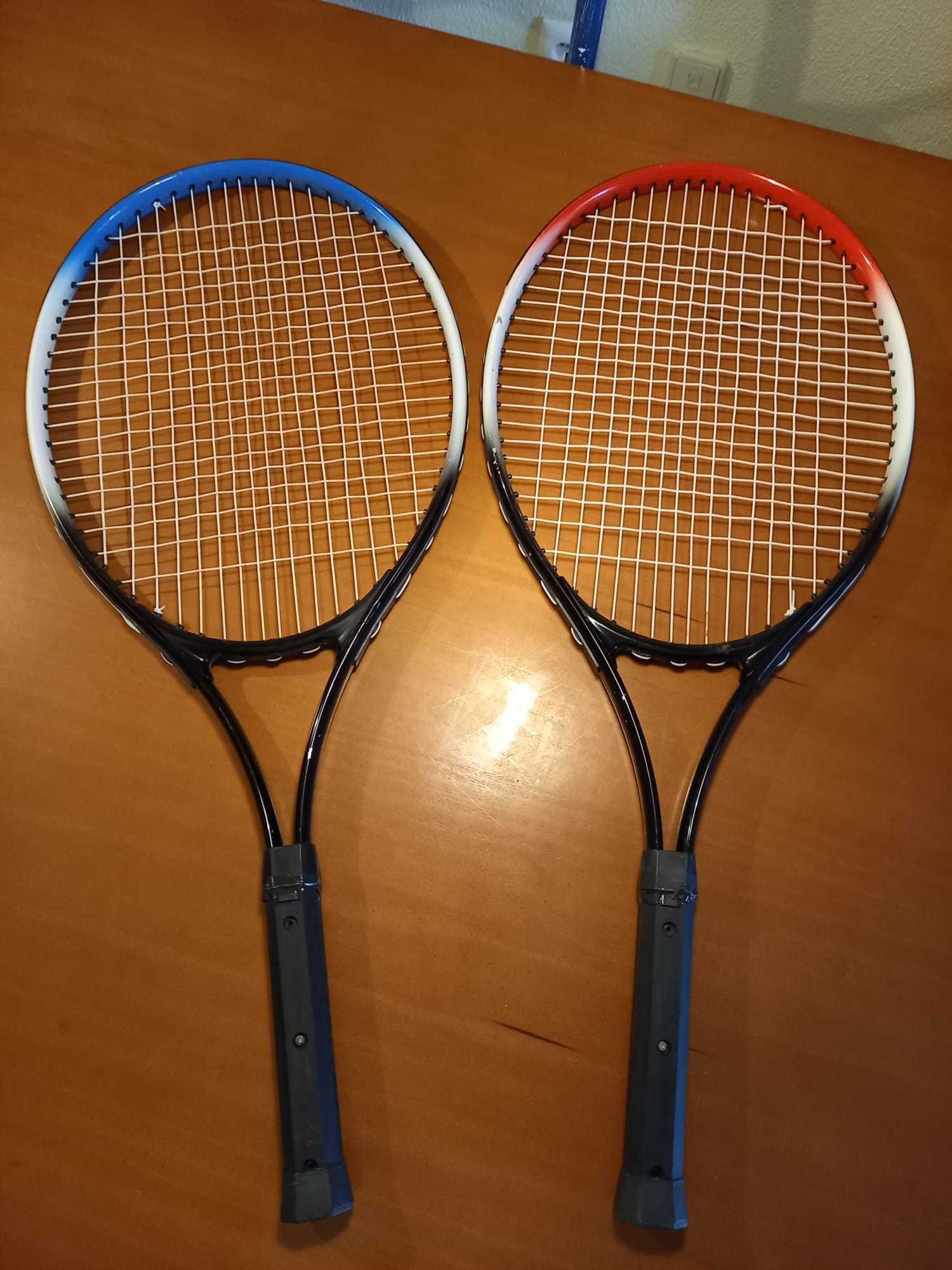 Raquetes e bolas de ténis