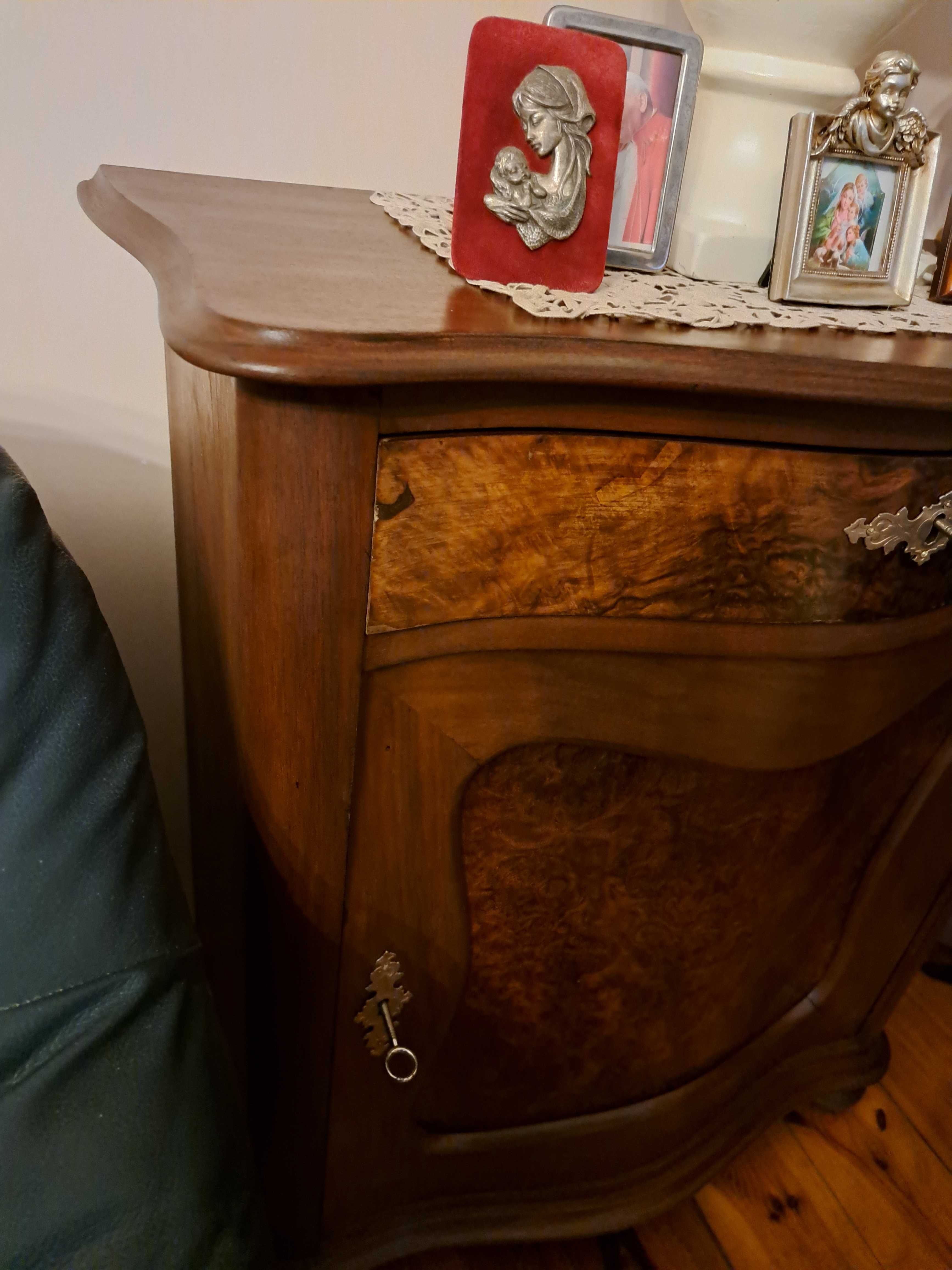Piękna stara szafka - secesja