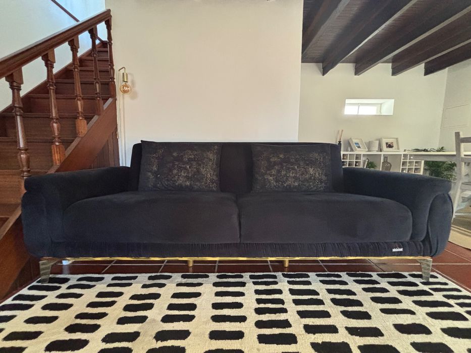 Sofa Cama preto 2 almofadas