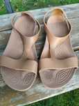 Brązowe sandały Crocs W6