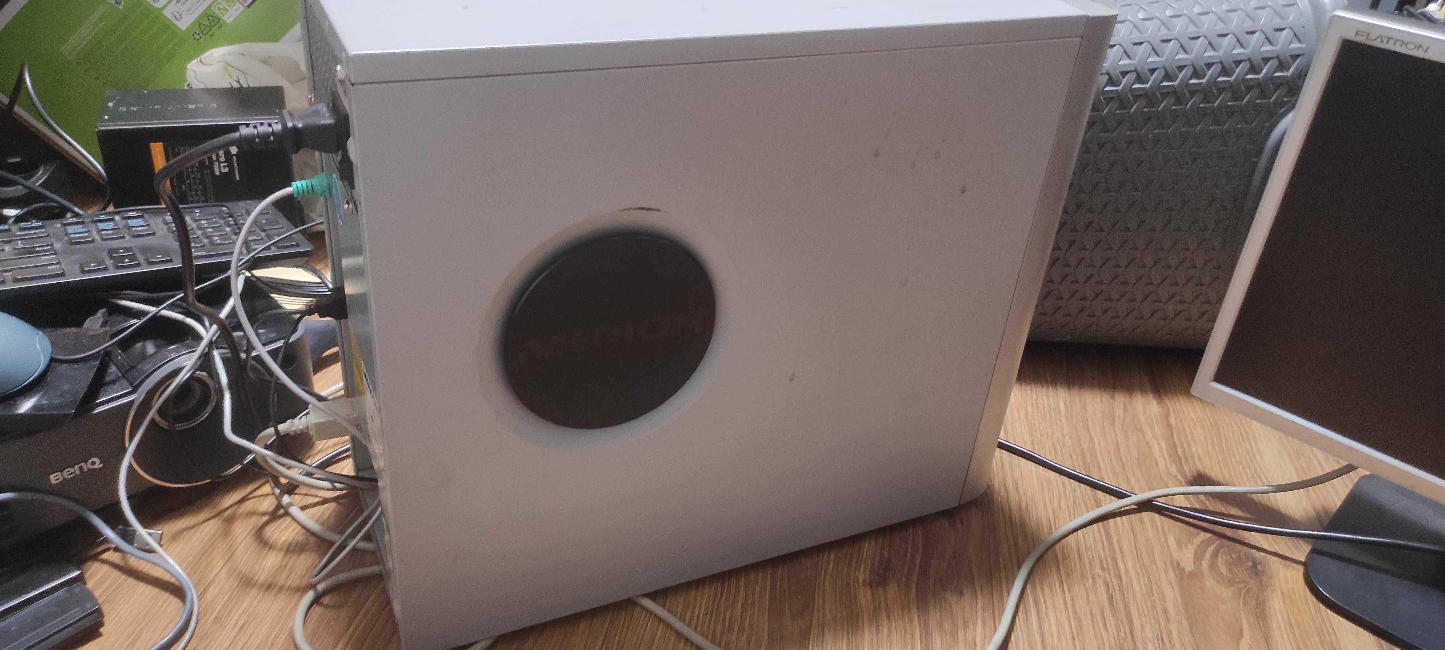 Komputer Medion Pentium 4 2.4GHz 1,5 Gb RAM HDD 80gb ATI 9250 64Mb
