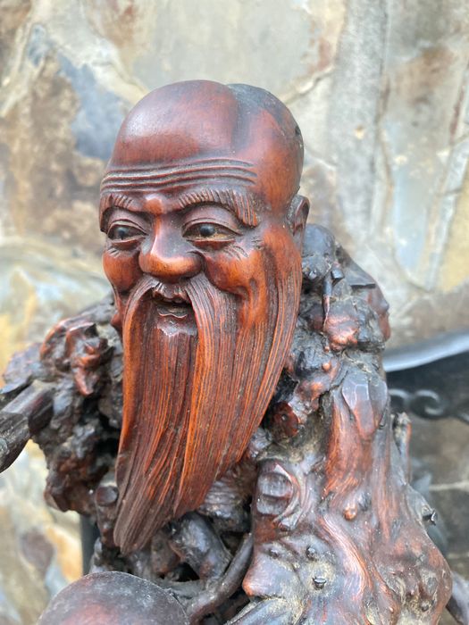 Escultura Divindade Tamarindo China séc XIX 51 cm