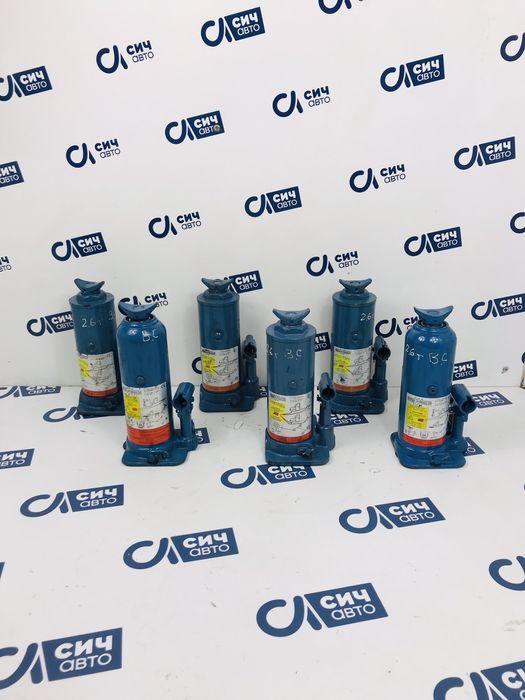 Домкрат Спринтер 2.6т 3т гидравлический Крафтер Sprinter ЛТ оригинал