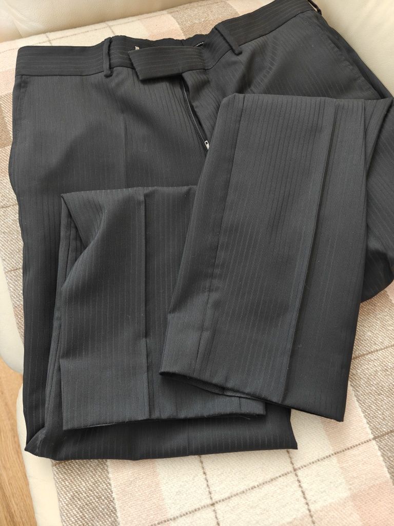 Garnitur męski Hugo Boss rozm. 50