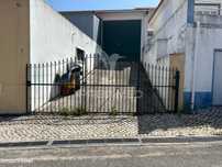 Armazém com 126m2 em Ota