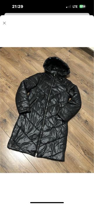 Куртка з обʼємним капюшоном