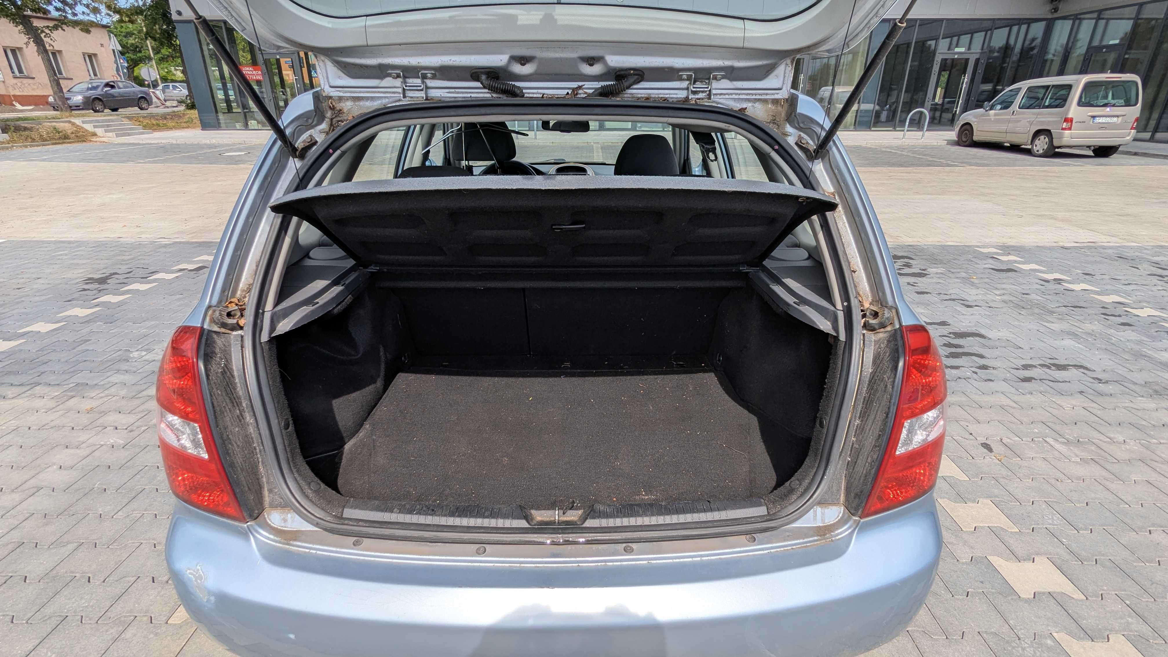 Kia Cerato 1,6 hatchbag 2005 r
