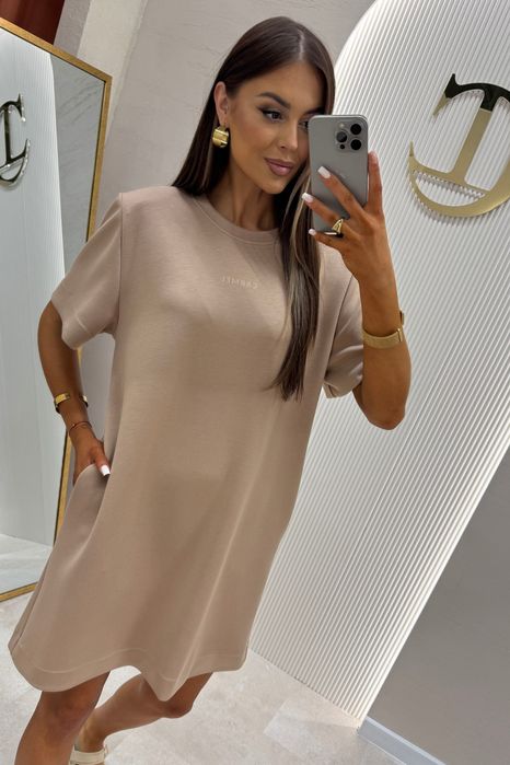 Sukienka SENCE karmelowa logowana Carmel rozmiar M