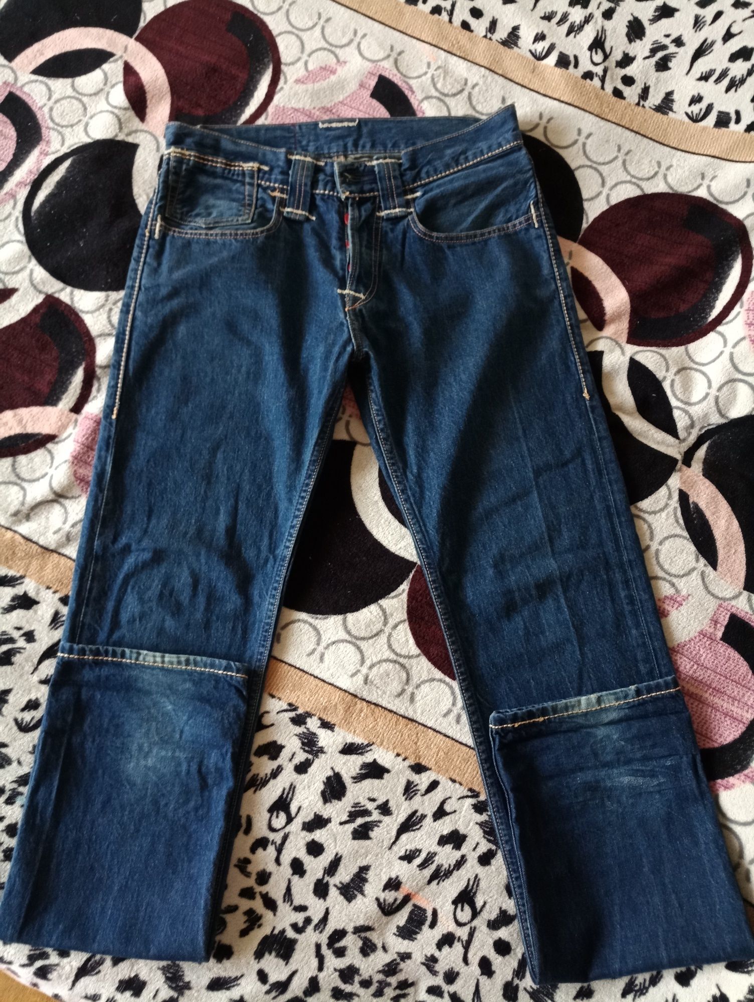 Продам мужские джинсы Levi's
