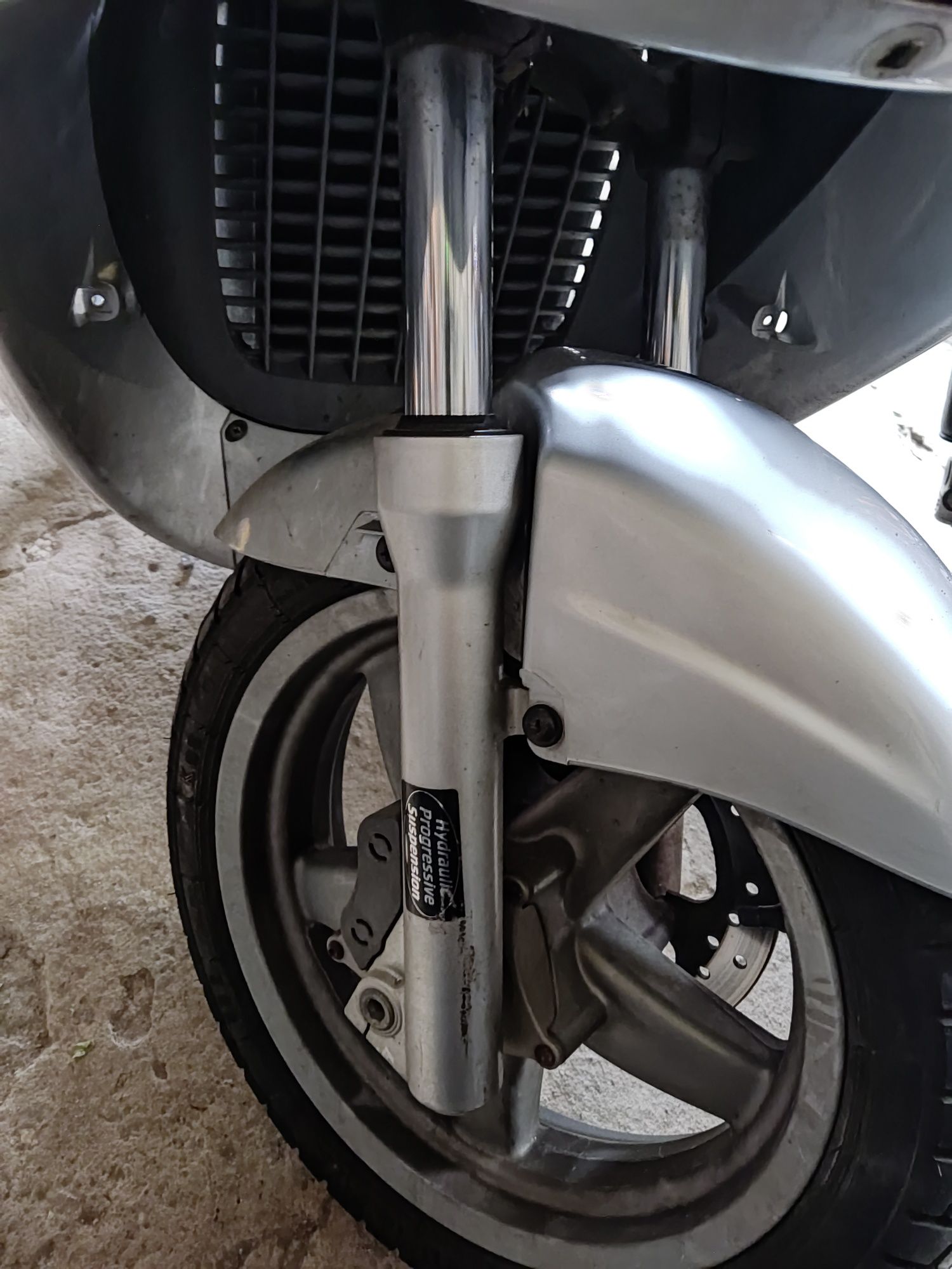 Piaggio x8 Evo lagi sztyca