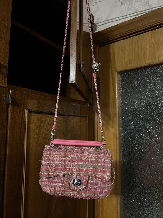 Маленька сумочка з регульованим ремінцем