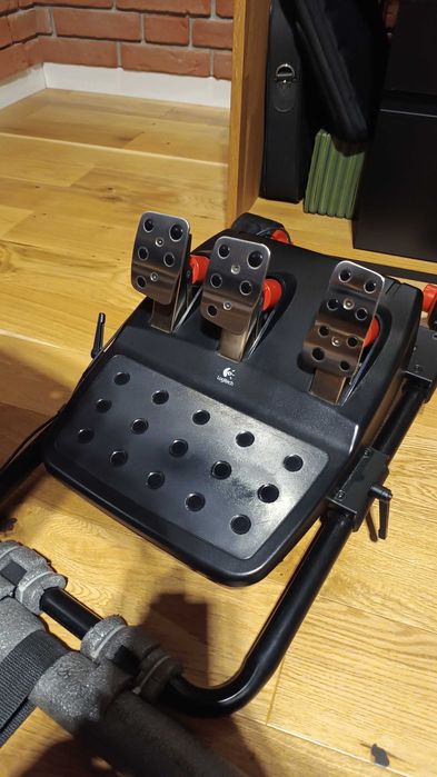 Zestaw Logitech G27. Bardzo dobry stan + Mocowanie na gruby blat