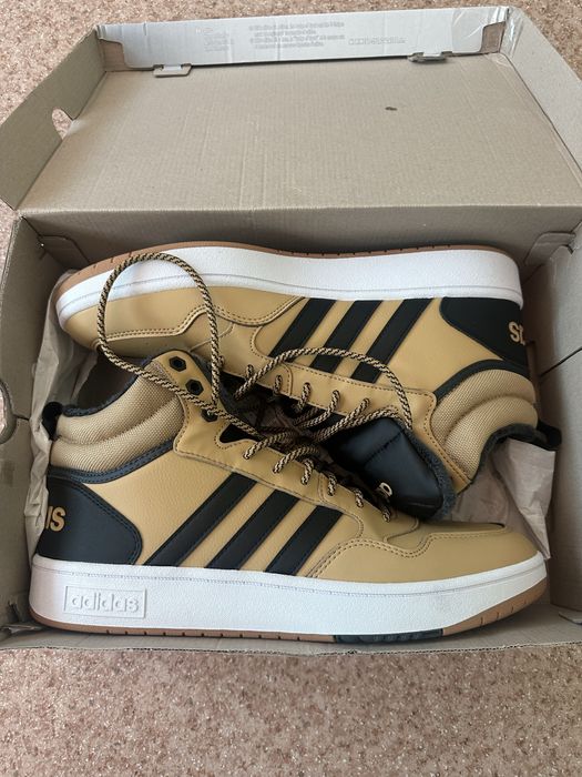 Нові зимові кеди Adidas