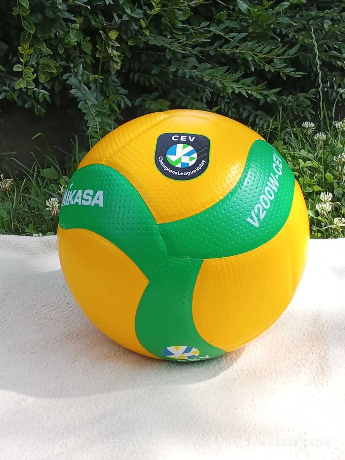 Волейбольний м'яч Mikasa V200W