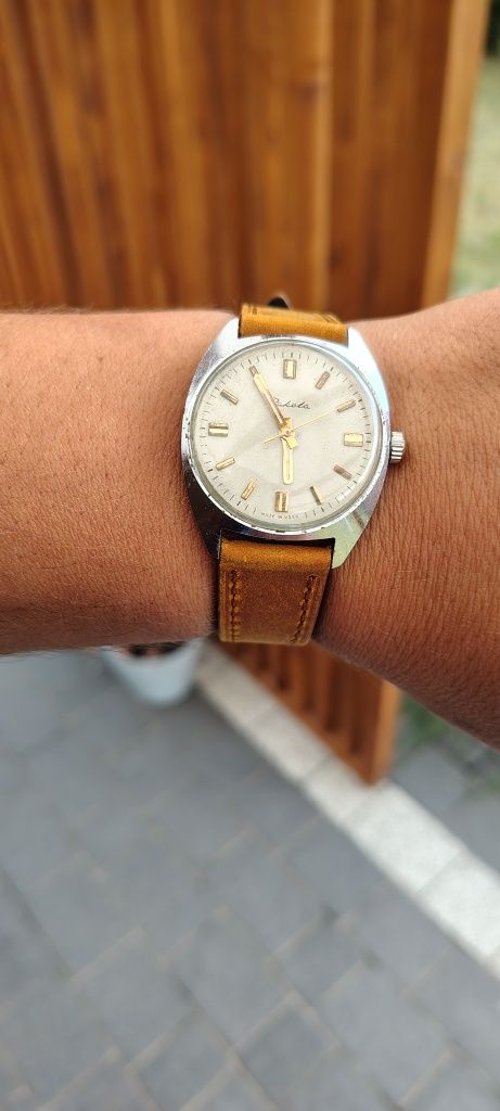 Zegarek RAKETA w pełni sprawny 33mm bez koronki