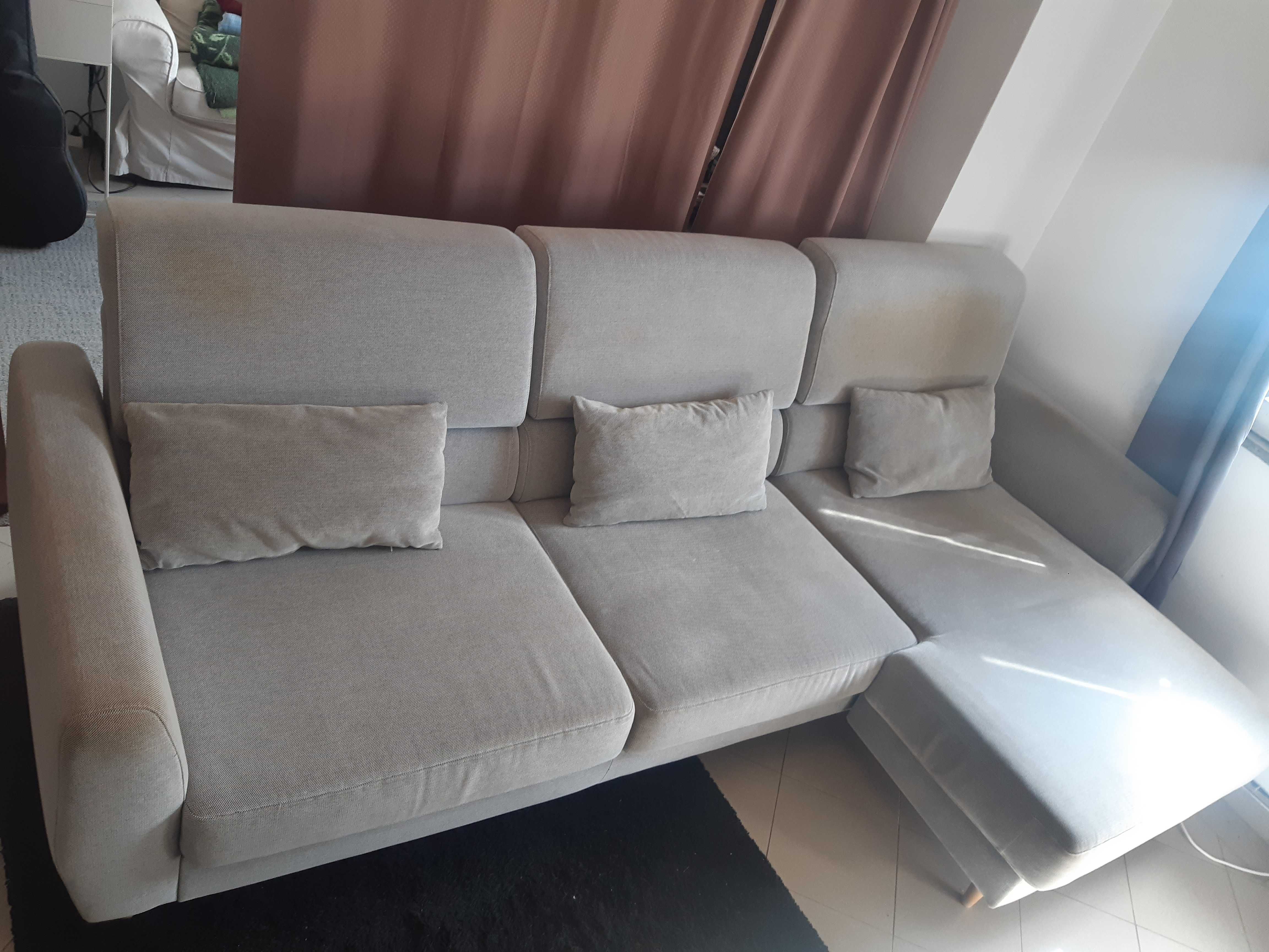 Sofá Ikea 3 lugares com chaise Louge
