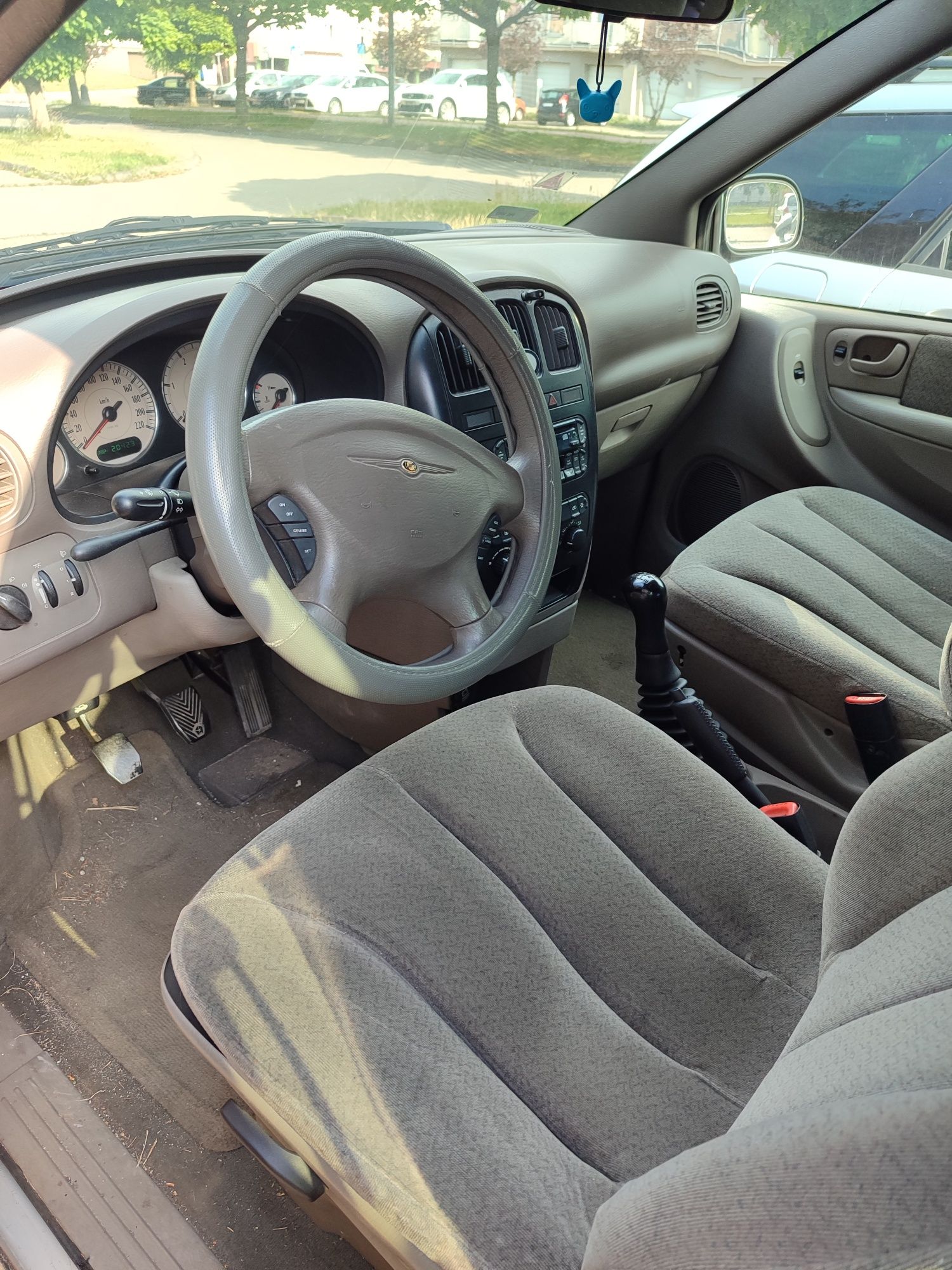Rezerwacja do niedzieli Chrysler Voyager IV 2.5 CRD. Do końca tygodnia
