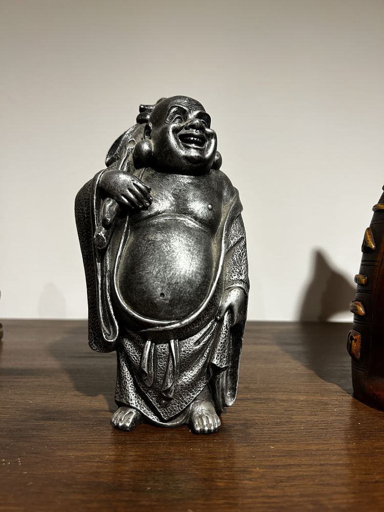 Budda, dwie figurki.