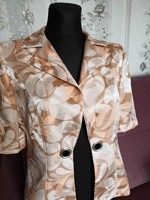 żakiet letni w pastelowych kolorach