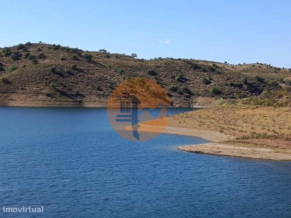 Terreno Com 52.840 M2 - Possibilidade De Construir Um Pequeno Armaz...