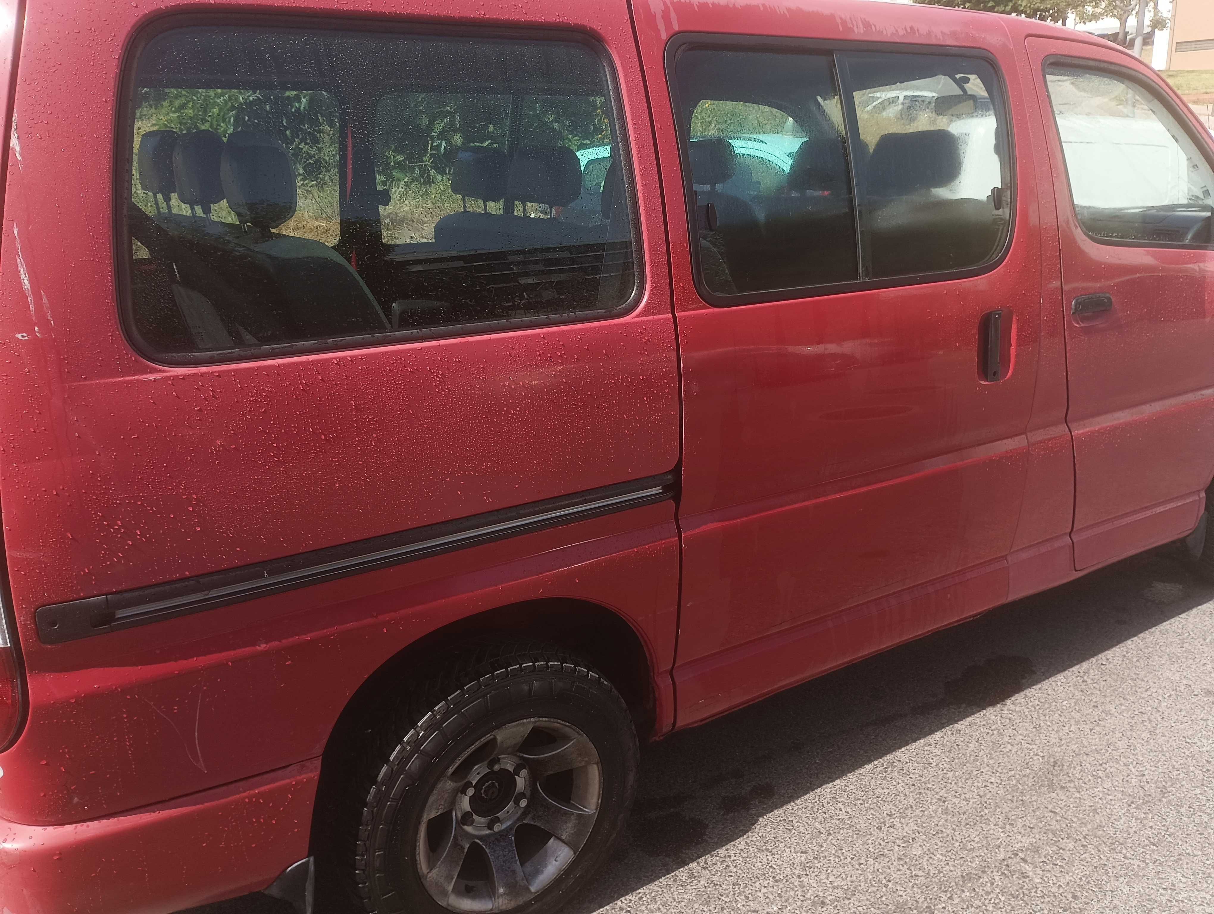 Toyota HiAce 9 lugares