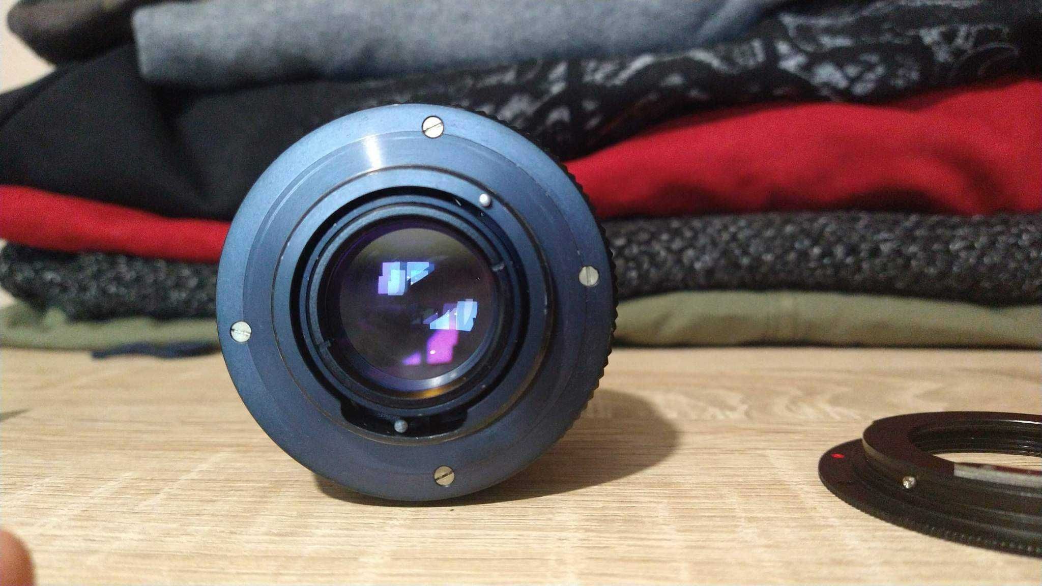 Obiektyw Helios 44M-7 plus adapter Canon EF z potwierdzeniem ostrości