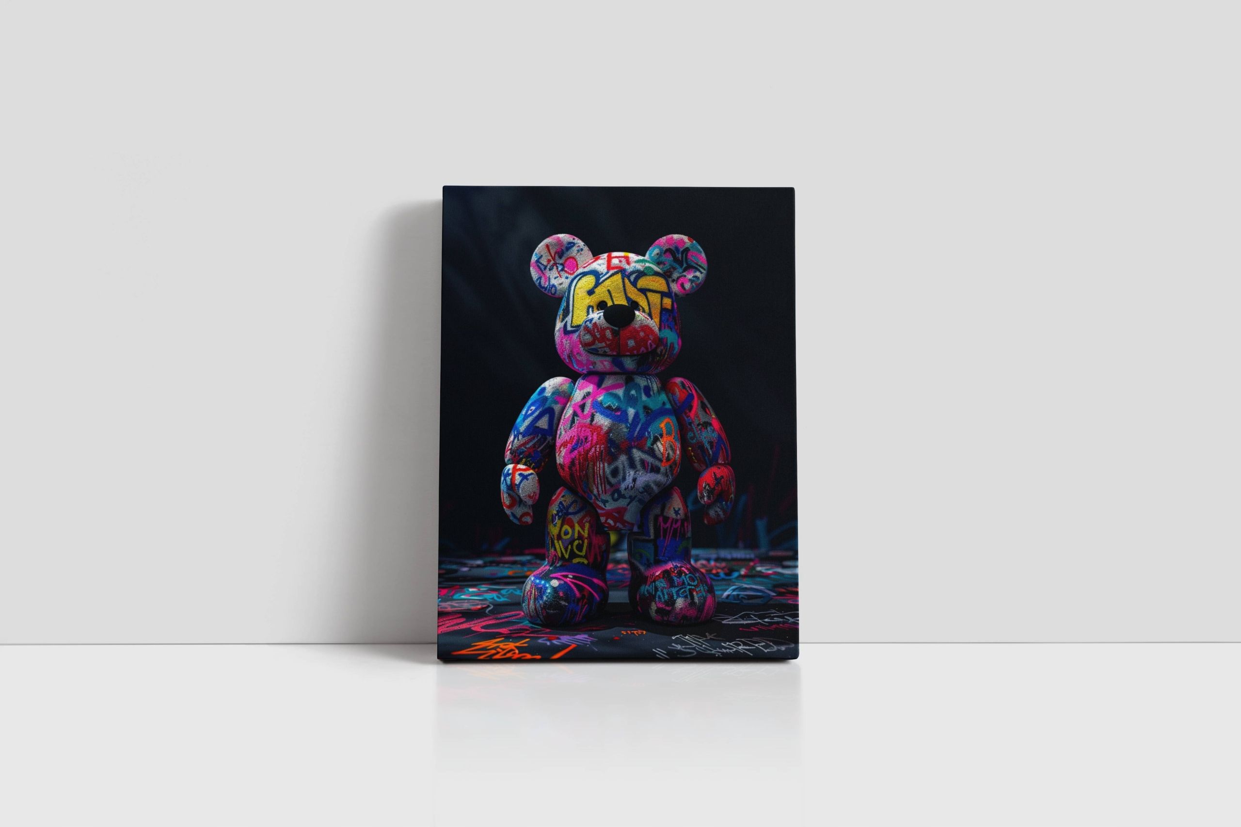 Obraz na płótnie "Grafitti Miś" 60x80 cm - nowoczesna sztuka do wnętrz
