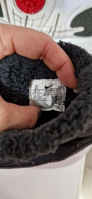 Продам зимові ботинки Nike