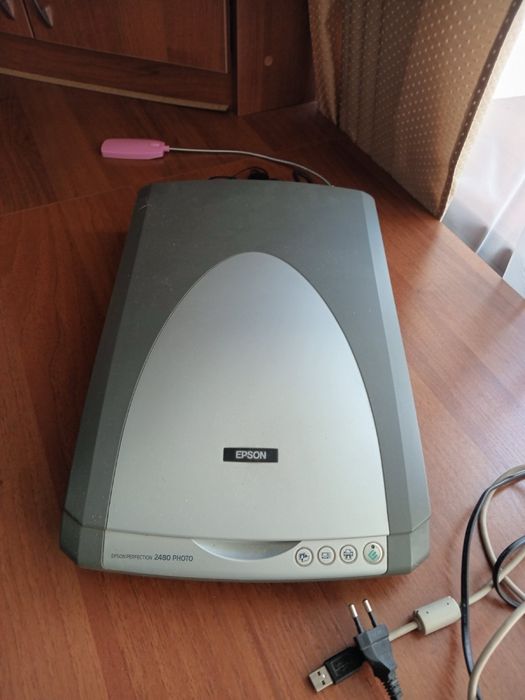 Epson Perfection 2480 Photo Планшетний сканер 2400