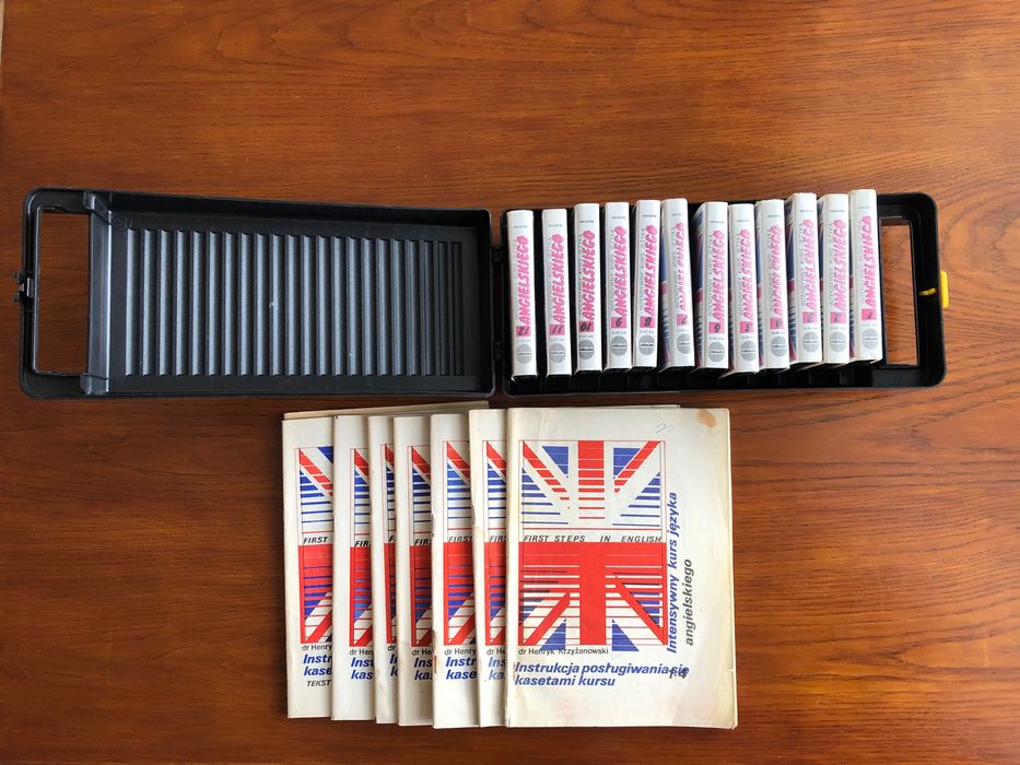 Język angielski na 12 kasetach magnetofonowych z książkami.