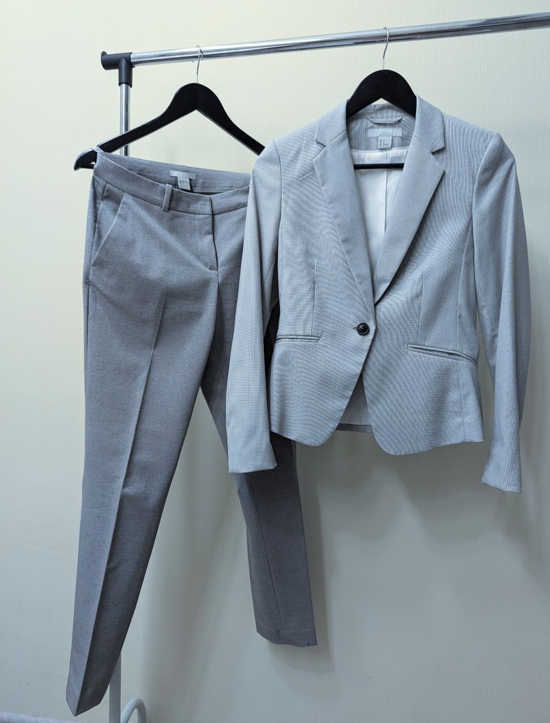 Класичний брючний костюм H&M
