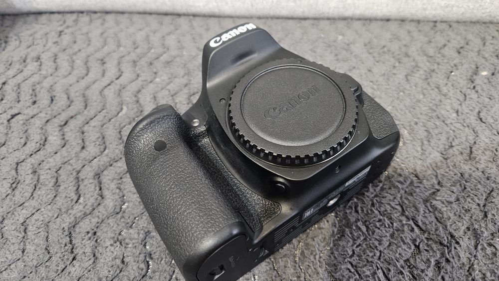 Canon EOS 90D — body, stan bardzo dobry, ok. 35 000 zdjęć