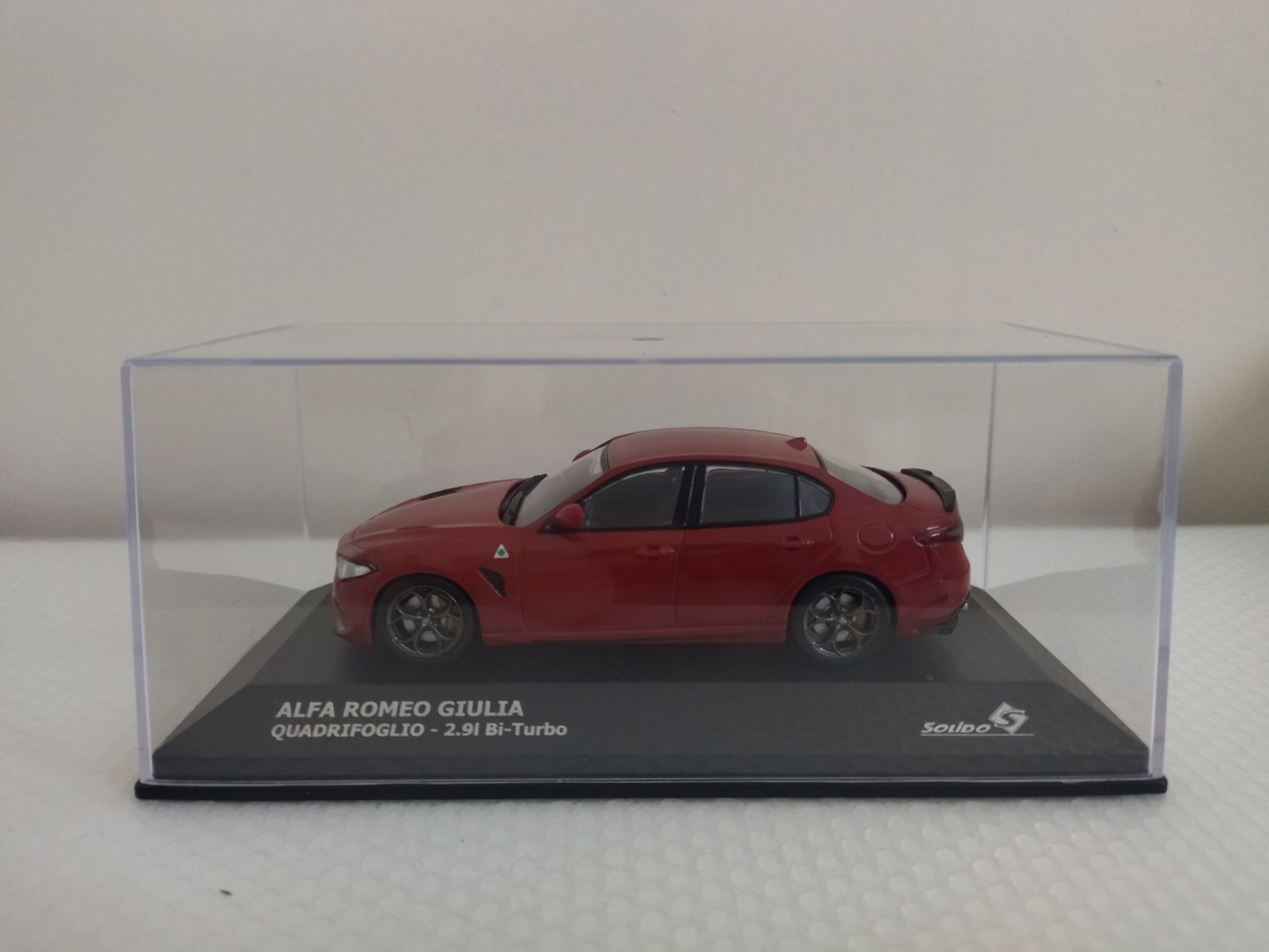 Miniatura Alfa Romeo Giulia Quadrifoglio 1/43 Nova